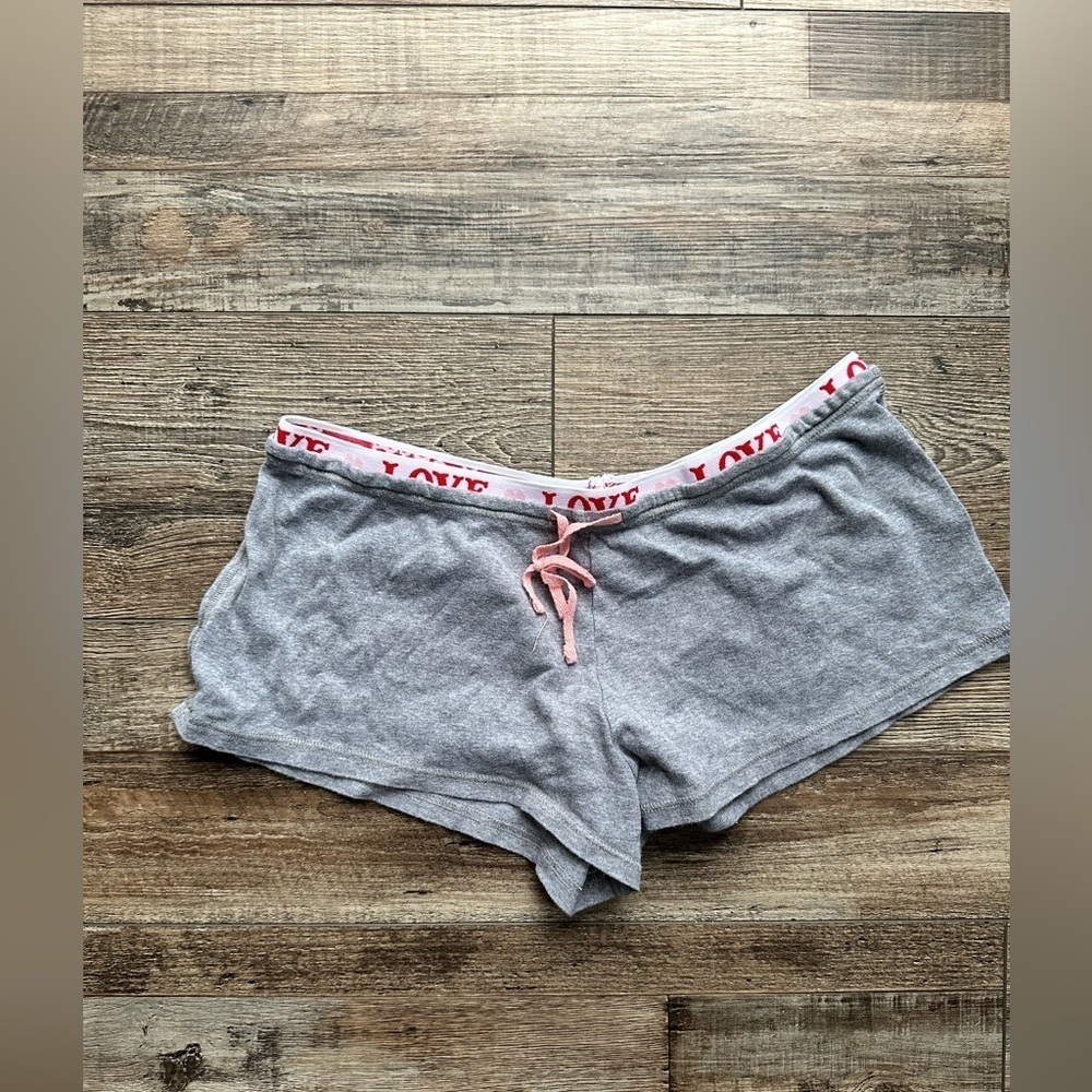 No boundaries Valentine girls boxer pajamas. Grey with red lettering